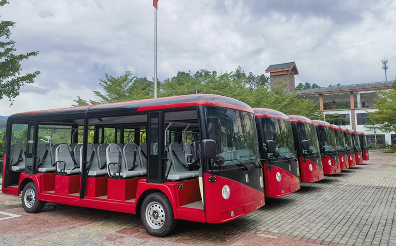 乘坐益高新款觀光車探索海南五指山